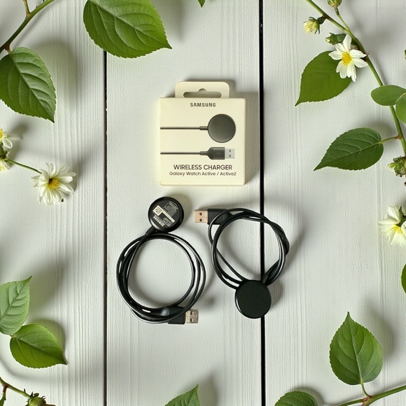 Samsung Wireless Charger for Galaxy Watch Active / Active2 - Picture 1 of 5